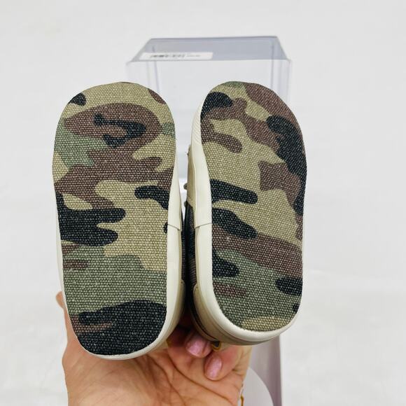 NWT Baby Deer Size 3 (6-9M) Camo Soft Sole Lace Up Shoes - Picture 3 of 4